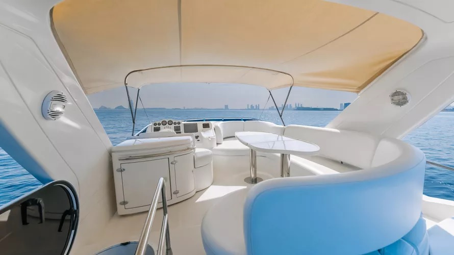 Azimut 50 Candy Yacht Charter 11