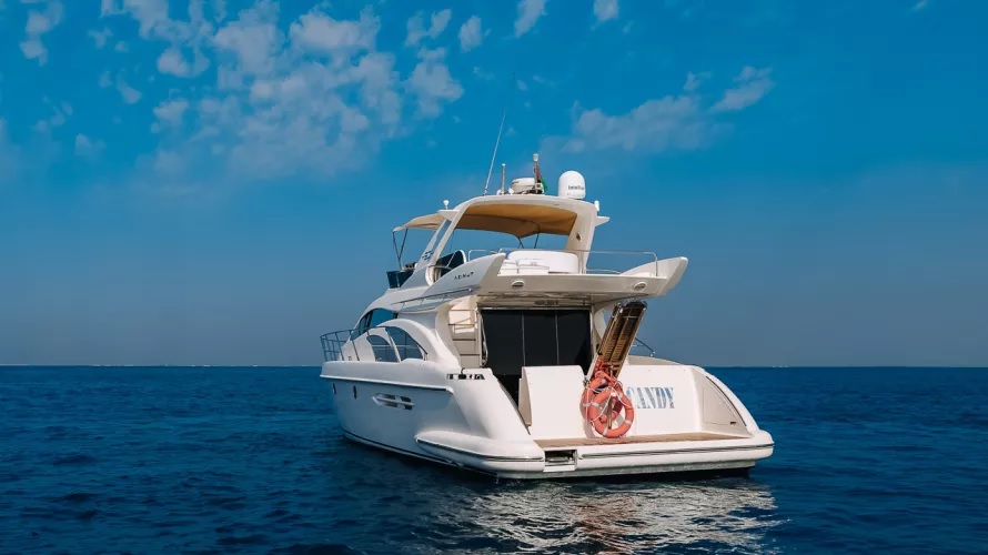 Azimut 50 Candy Yacht Charter 20
