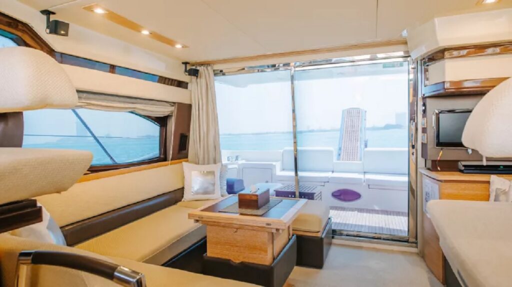 Azimut No regrets 48ft yacht