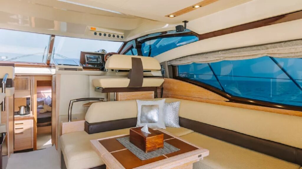 Azimut No regrets 48ft yacht rental