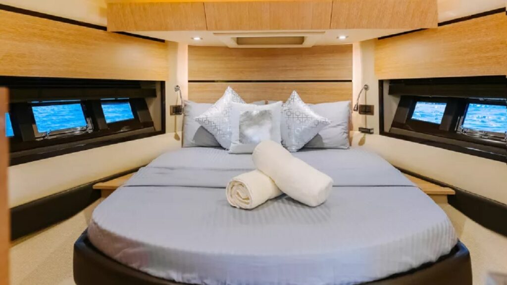 No regrets 48ft Dubai yacht