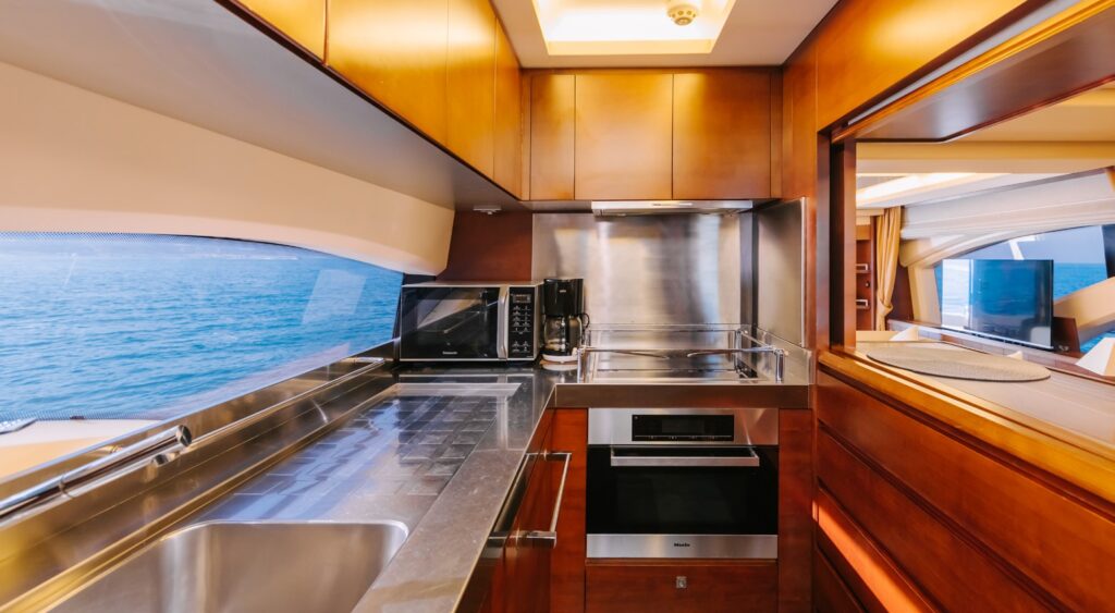 Viktoria 75ft dubai yacht