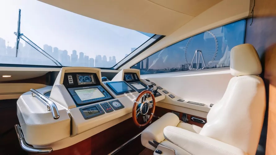 yacht dubai rent 1