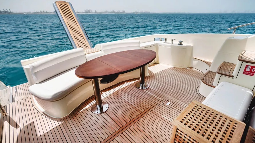 Azimut 62 Lucky Star 10