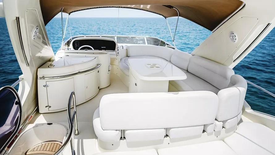 Azimut 62 Lucky Star 9