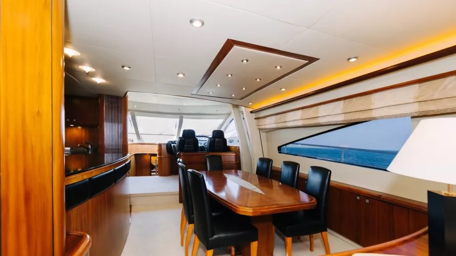 Sunseeker 82ft Why Not yacht charter Dubai 16