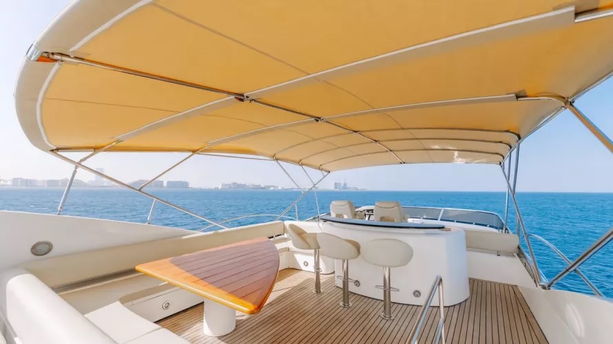 Sunseeker 82ft Why Not yacht charter Dubai 18