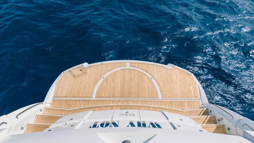 Sunseeker 82ft Why Not yacht charter Dubai 19