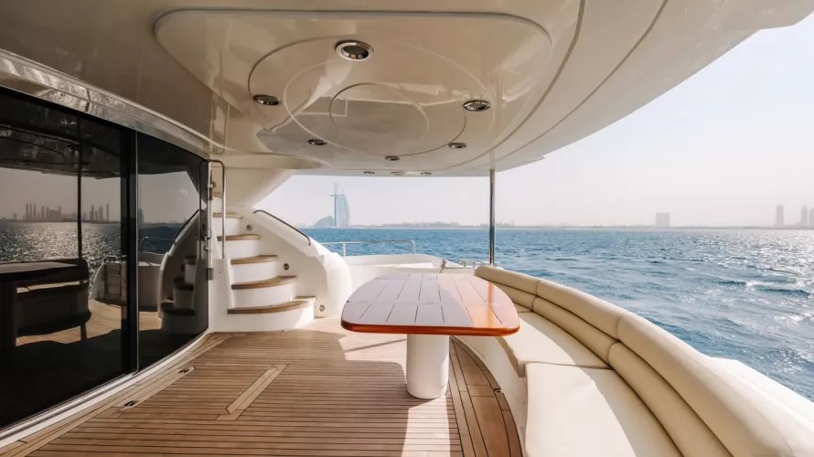 Sunseeker 82ft Why Not yacht charter Dubai 23